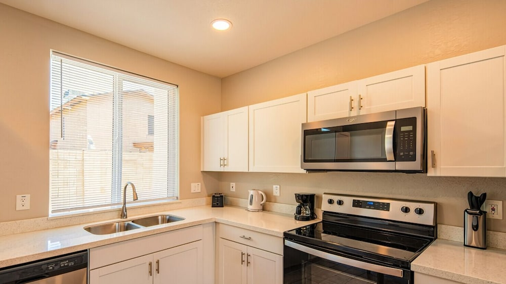 Luxury Stay 20mins to State Farm Stadium