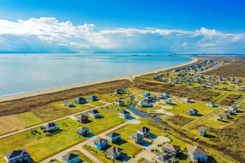 Walk to Beach: Coastal Home in Port Bolivar!