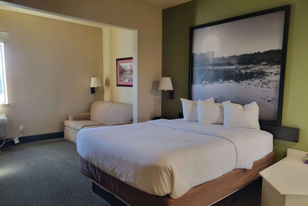 Super 8 By Wyndham Troy