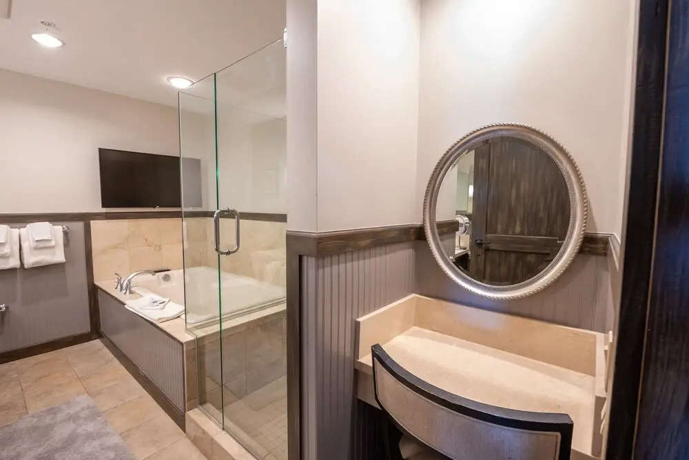 Two Bedroom Mountain Chic 6th Floor Penthouse With Amazing View 2 Condo - No Cleaning Fee! by Redawning