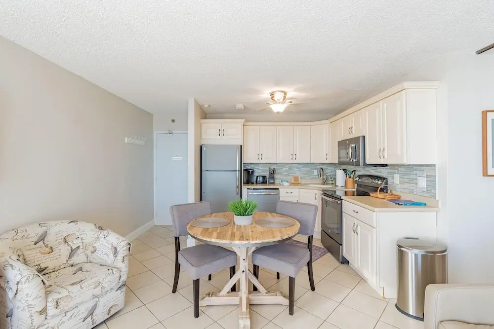 Estero Beach & Tennis 605-c