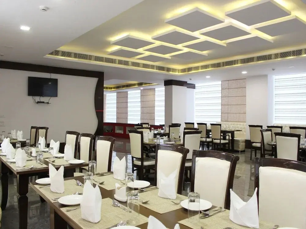 OYO 3760 Hotel Elysee