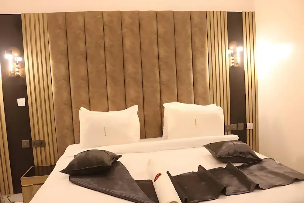 Victorian Bloom Hotel & Resort