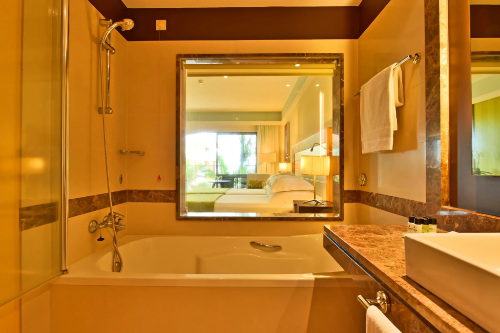 Pestana Promenade Ocean Resort Hotel