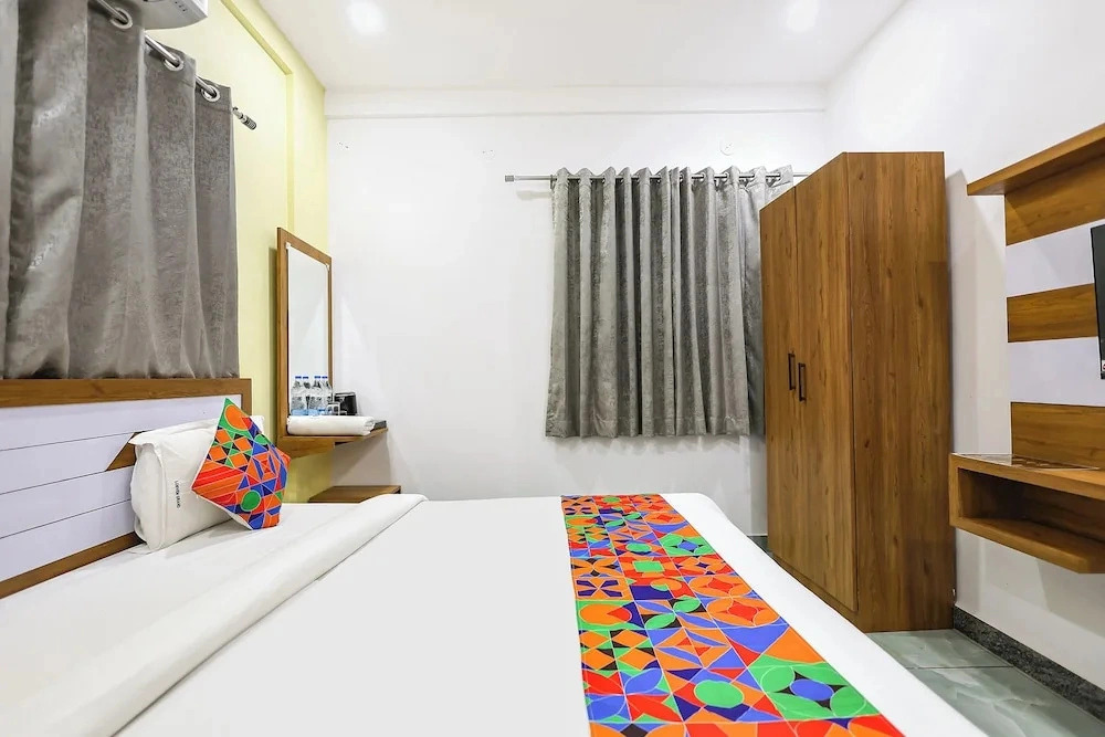 Fabhotel Lorven Grand