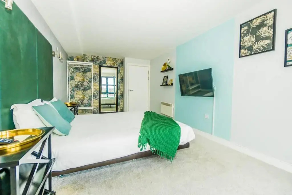Luxury 9ine Bull Ring Apartment, Stunning city view, Free Parking, Amazing Fireplace