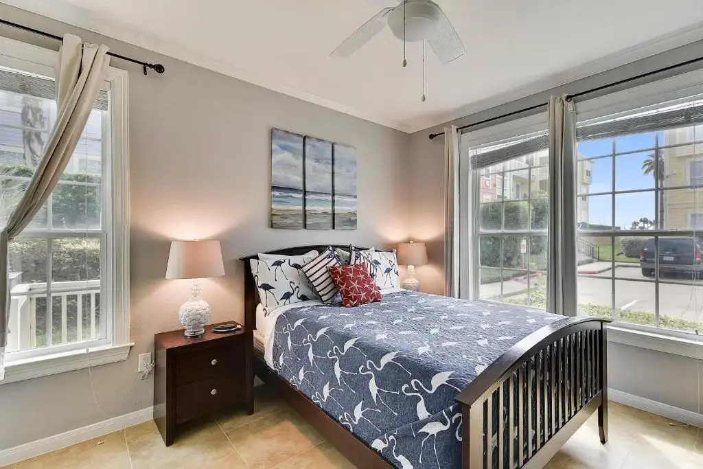 Hook, Wine & Sinker by Ryson Vacation Rentals