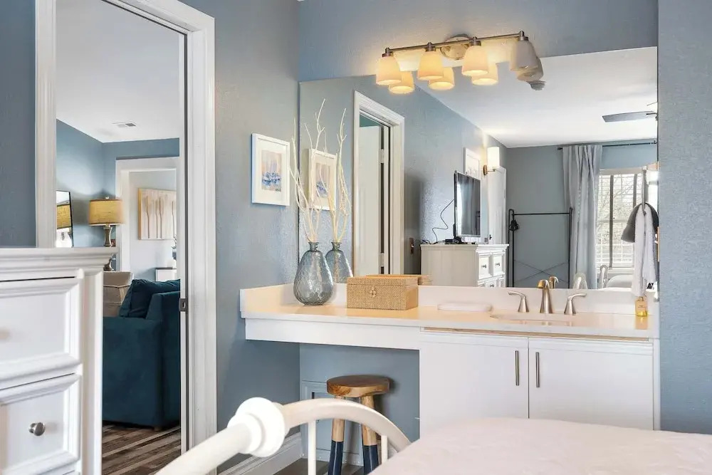 Eagle's Nest at The Club- Chic 2BR Golf View Condo