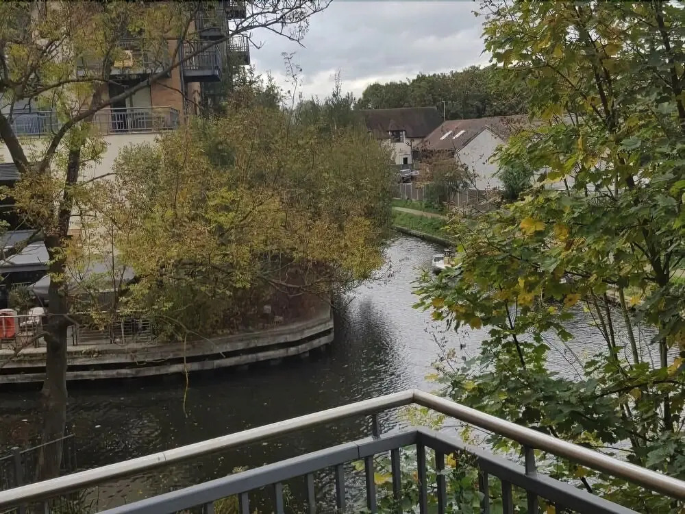 2-bedroom Apartment Riverside Wharf