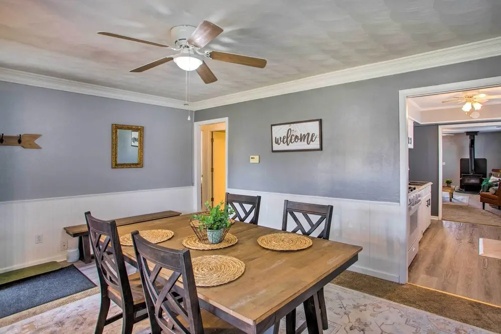 8 Mi to Lake Eerie & Dtwn Toledo! Peaceful Cottage