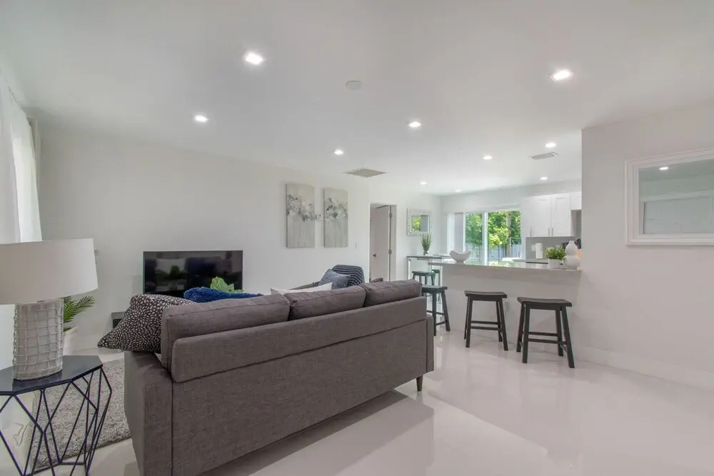 Dania Beach Beauty 3BR with Hot Tub