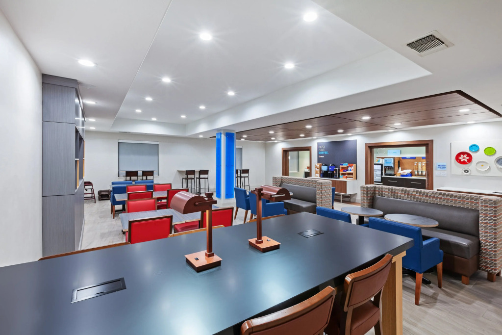 Holiday Inn Express & Suites Longview South I-20 by IHG