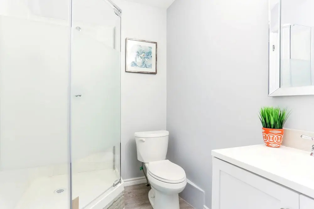 Family Home-Metrotown by Elevate Rooms