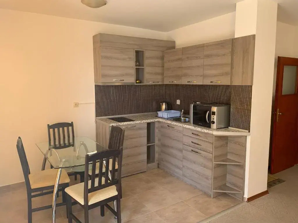 Lilia Guest House