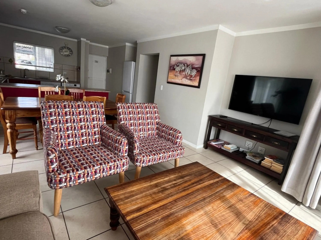Beautiful 3 Bedroom Ground floor apartment - 66 Santini Village