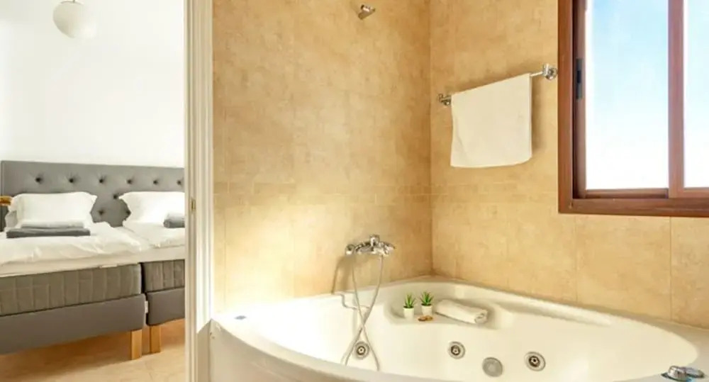Apartment - 3 Bedrooms with Pool and WiFi - 107694