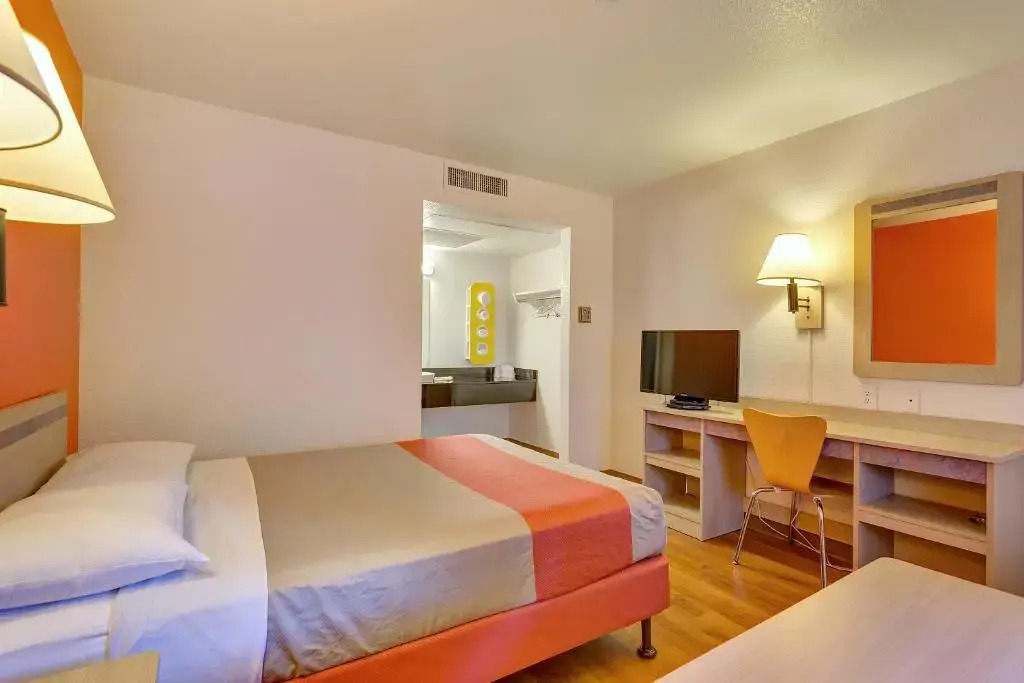 Super 8 by Wyndham Santa Rosa North