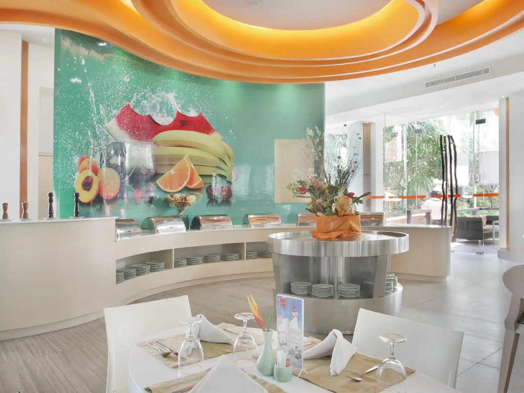 HARRIS Hotel & Residences Sunset Road