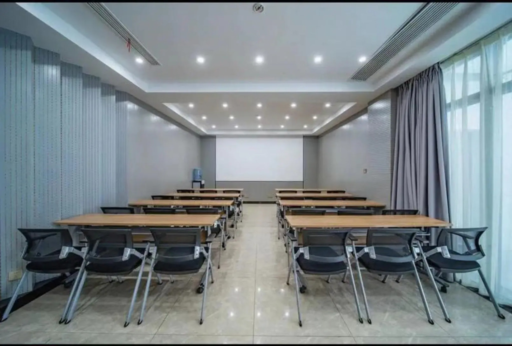 Starway Hotel Nanjing Mochou Lake