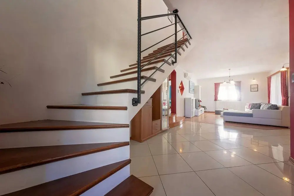 Charming 6-bed Villa in Vižinada