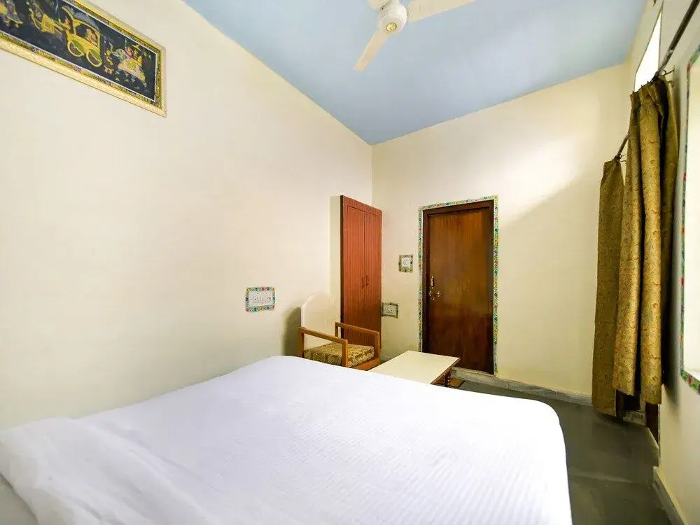 SPOT ON 36985 Praful Palaces