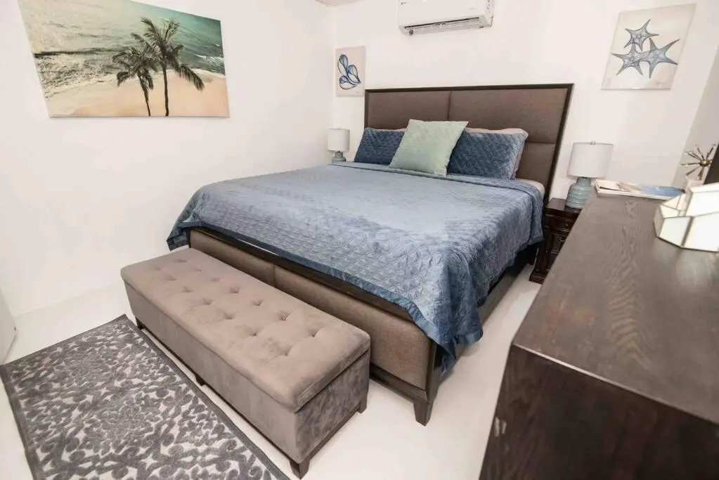 Modern 2BR with KingBed in Heart of Isla Verde Ave