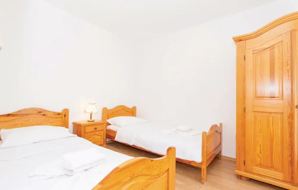 Beautiful Home in Malinska With Wifi and 3 Bedrooms