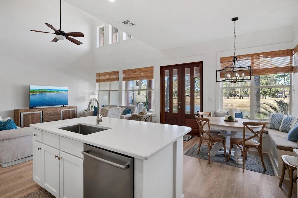 Magnolia Bay 8593