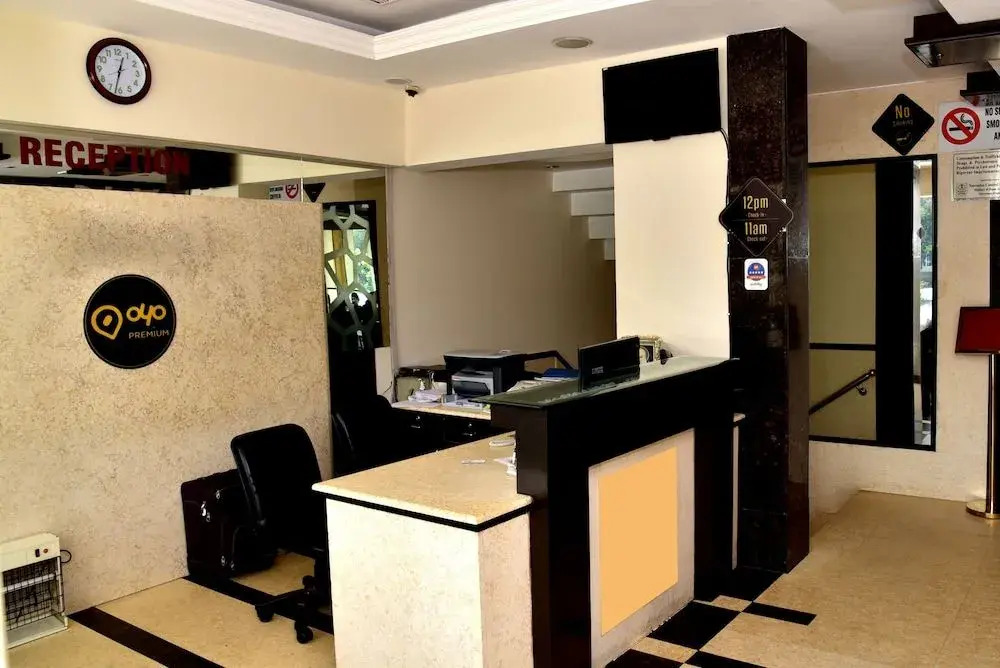 OYO 2148 Hotel Metro 43