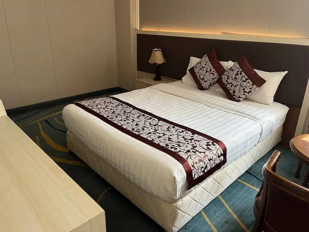 A1 Royal hotel Riverside