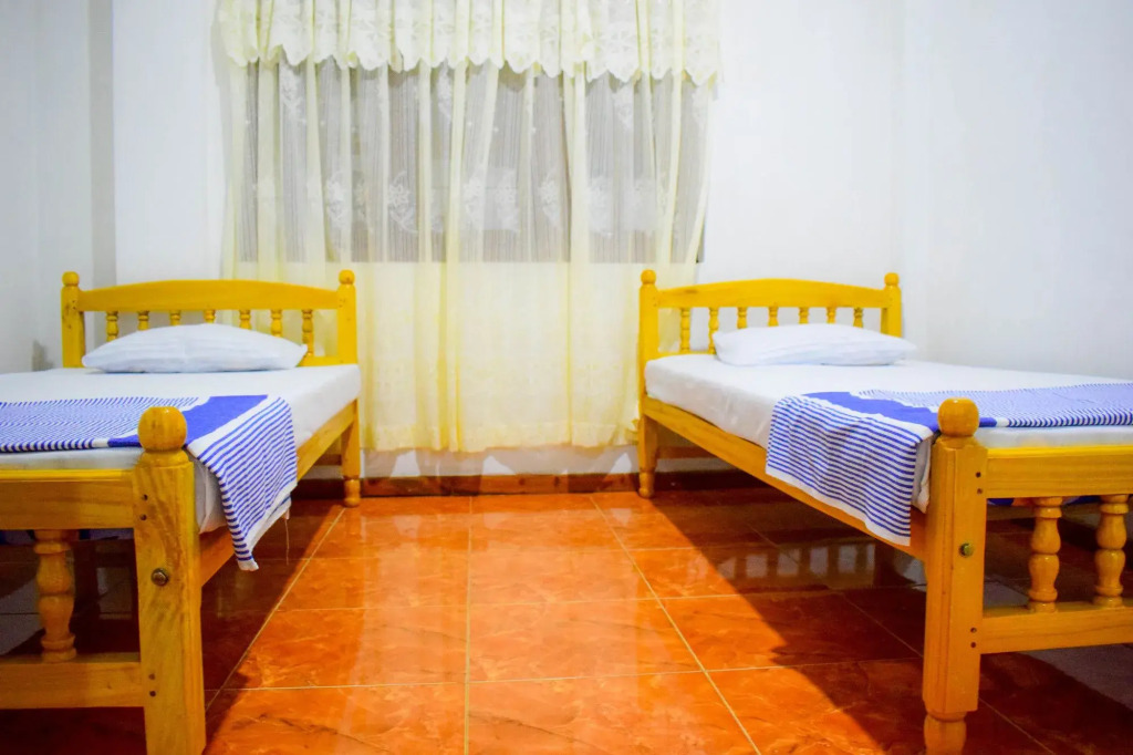 Unique View Hotel - Hostel