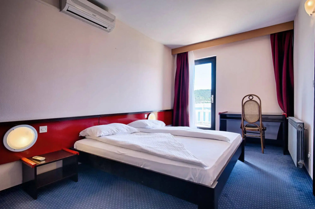 Hotel Issa