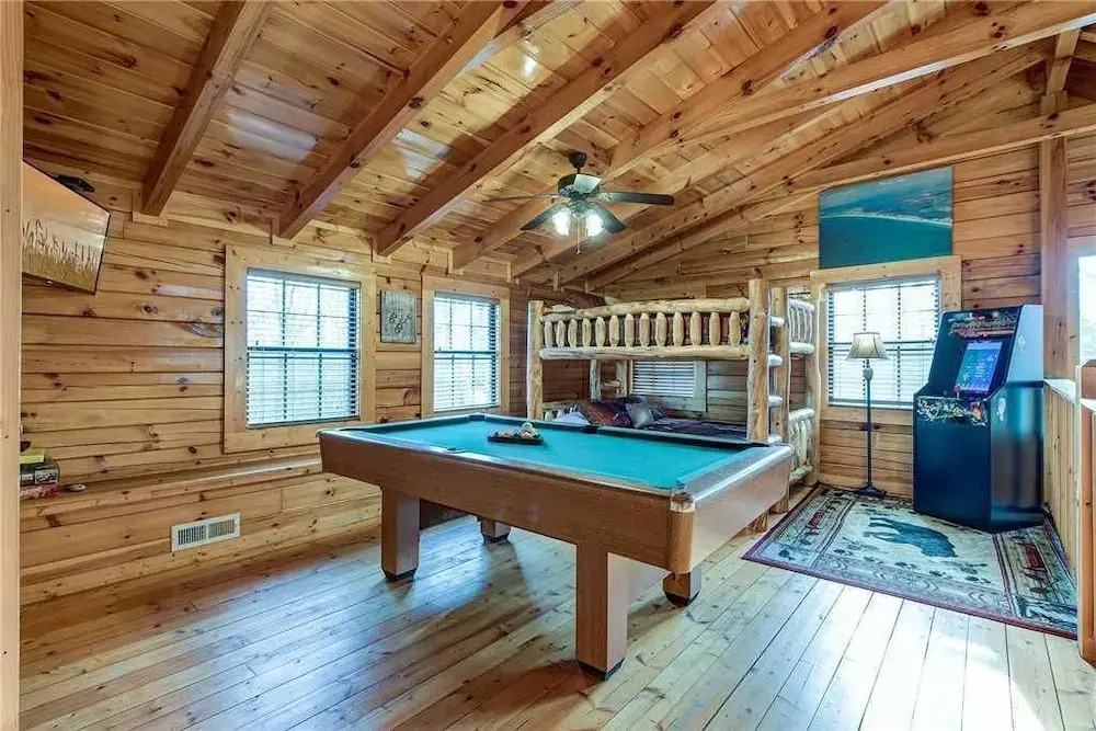 Bearway to Heaven II 3 Bedroom Home with Hot Tub