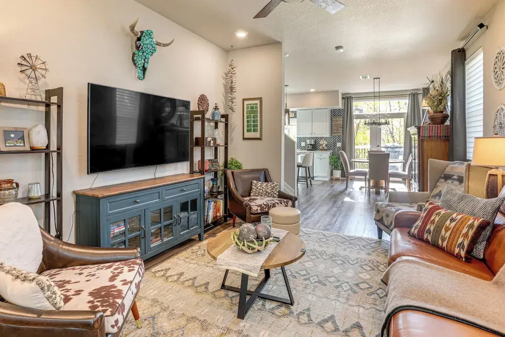 Walk to Light Rail! Townhome 9 Mi to Dtwn Denver