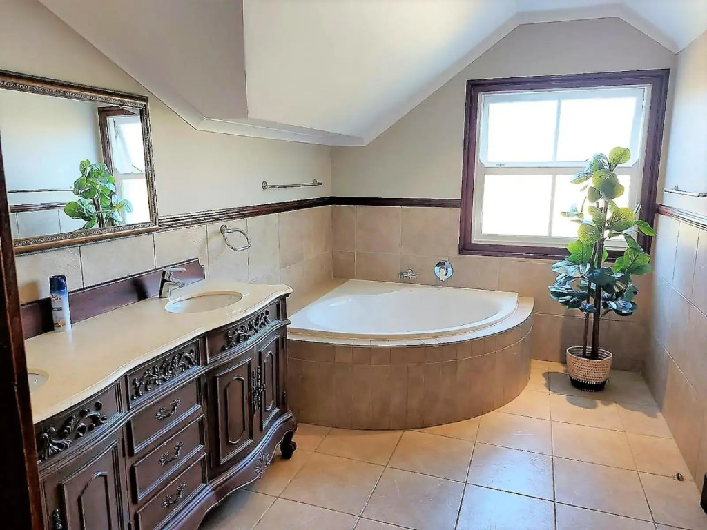 3 Rawdons Estate
