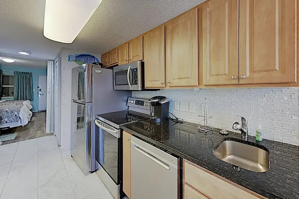 Beachfront W/ Pools, Hot Tubs & Lazy River 1 Bedroom Condo