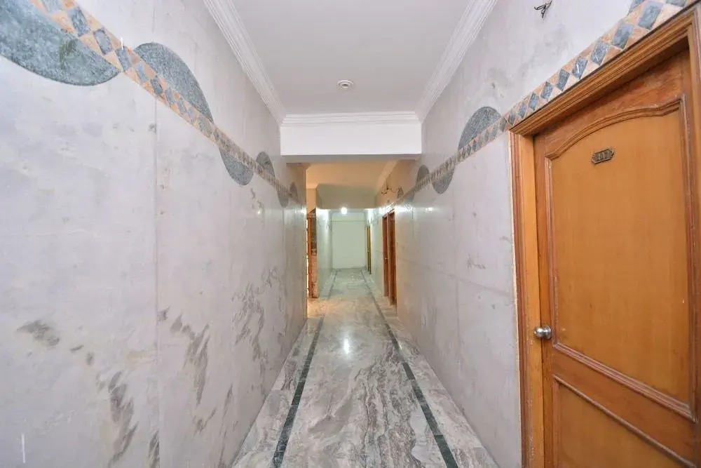 Oyo 40230 Hotel Royal Palace