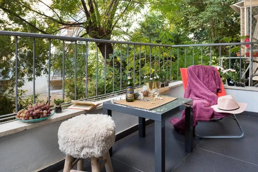 Fantastic 2Bd City Center Apt W Balcony