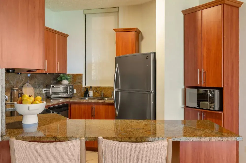 Beachfront Paradise 2BR Crescent Beach Seaside