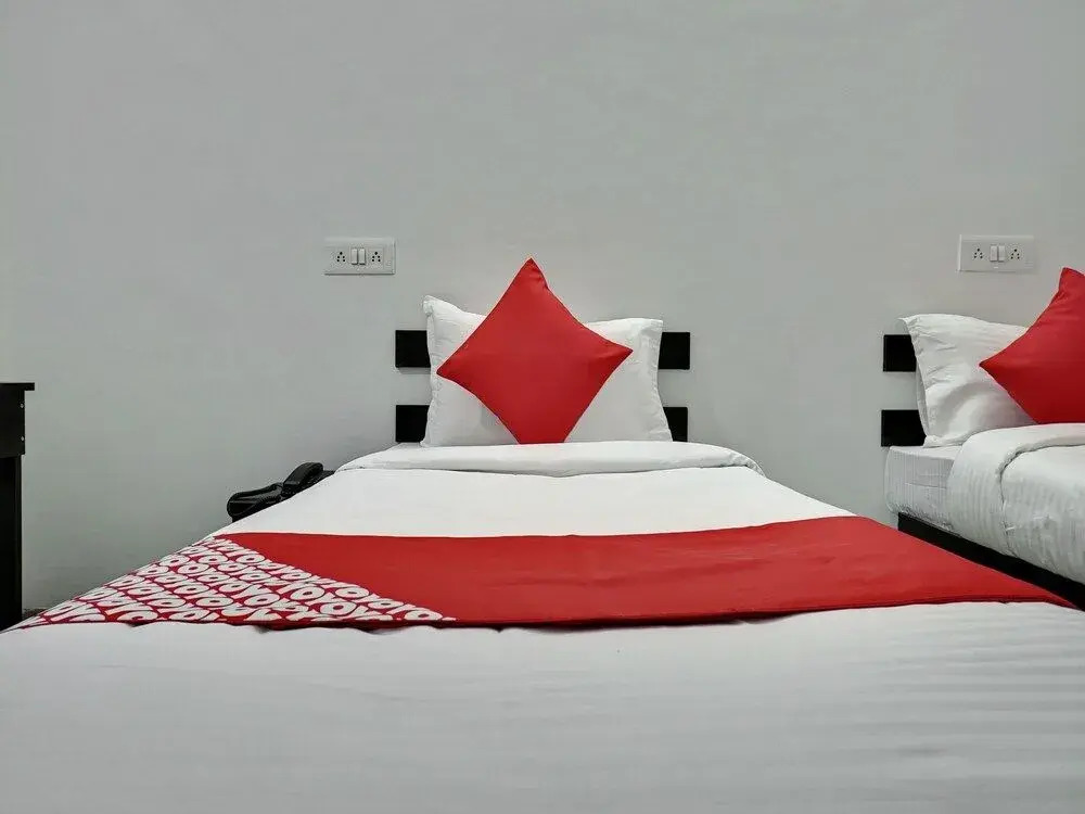 OYO 27821 Hotel Royal Inn Pune