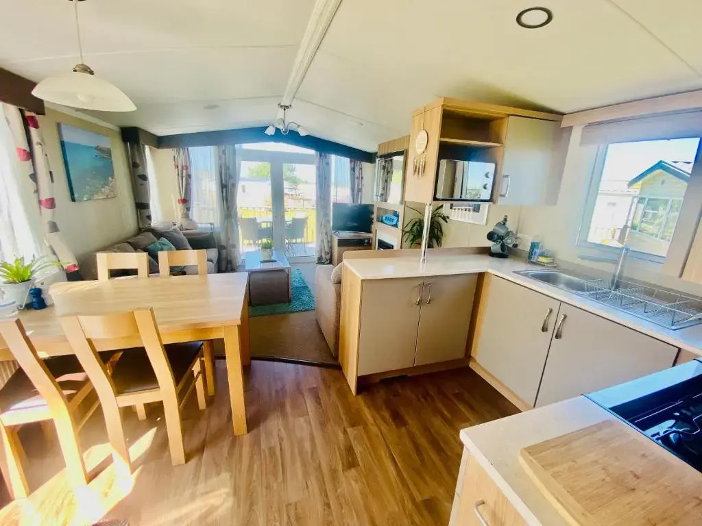 B47 Caravan Seven Bays