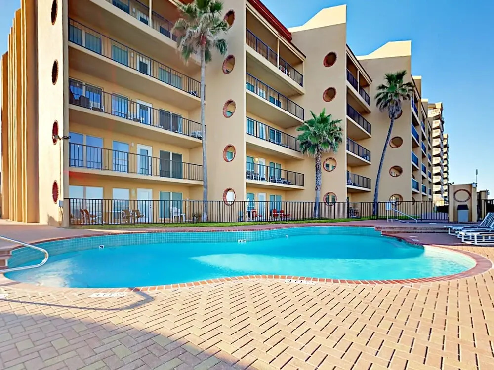 4400 Gulf Blvd Condo Unit 104