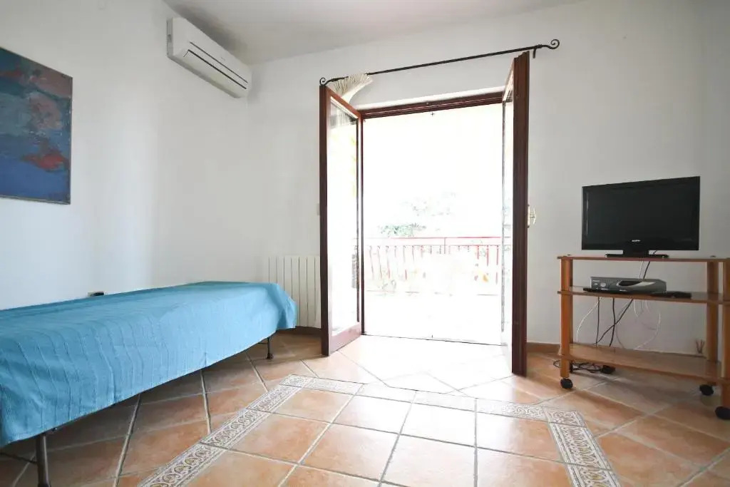 House Silvana - apartment with garden view
