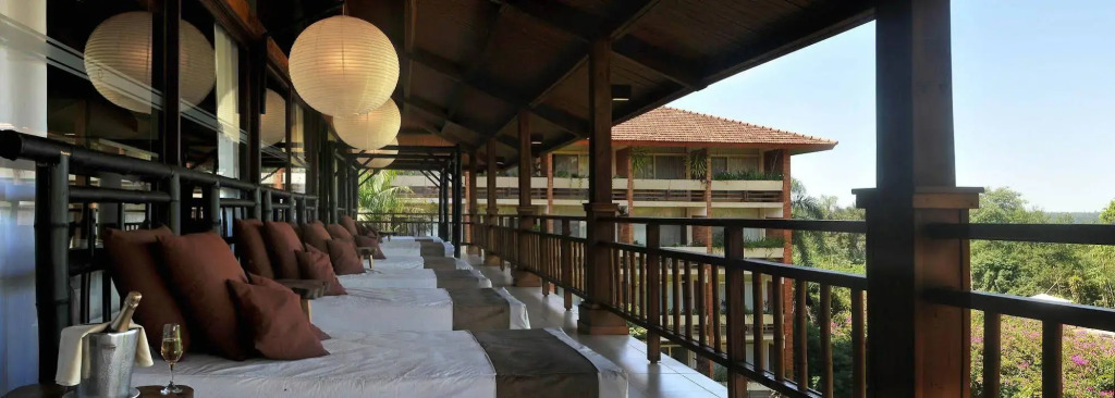 Hotel Raices Esturion