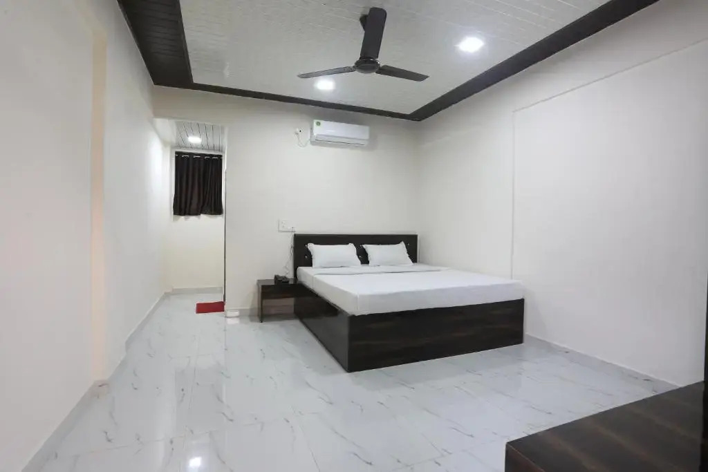 Capital O 85712 Hotel Star Inn