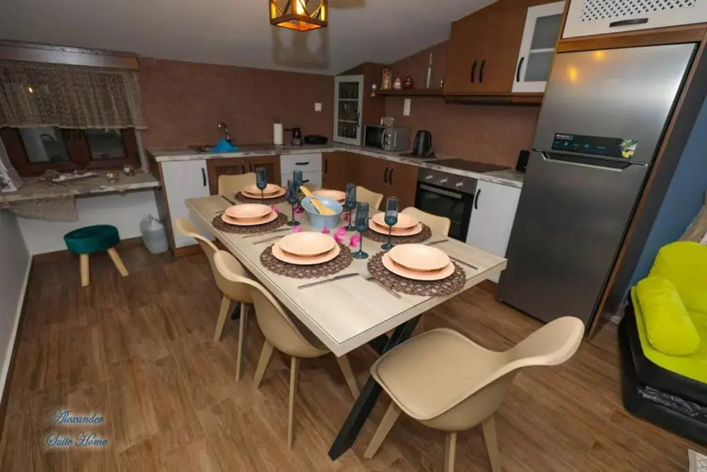 Alexander Suite Home
