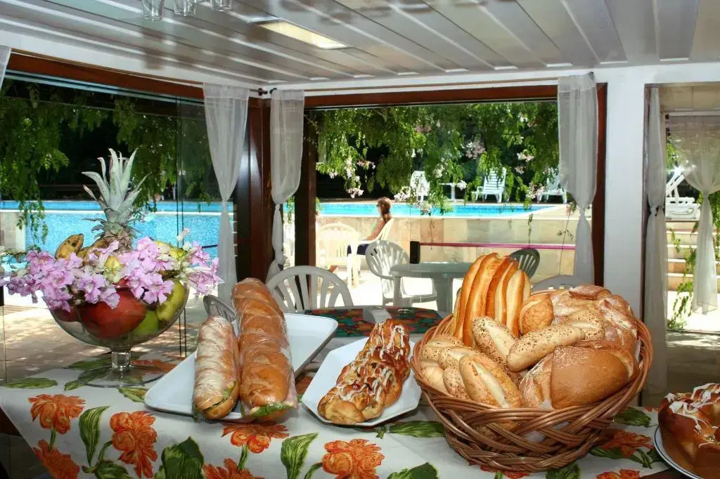 Hotel La Forêt & Beach Lounge