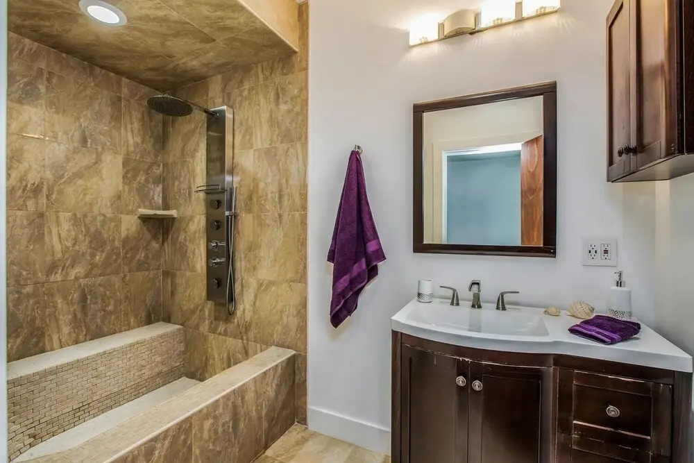 Punahele Point 3 Bedroom Home by Redawning