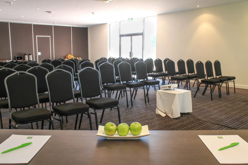 ibis Styles Canberra Eagle Hawk