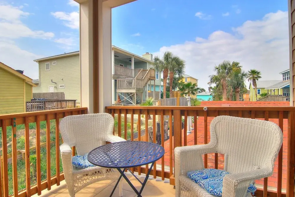 Beach Life 4 Bedrooms 4.5 Bathrooms Townhouse